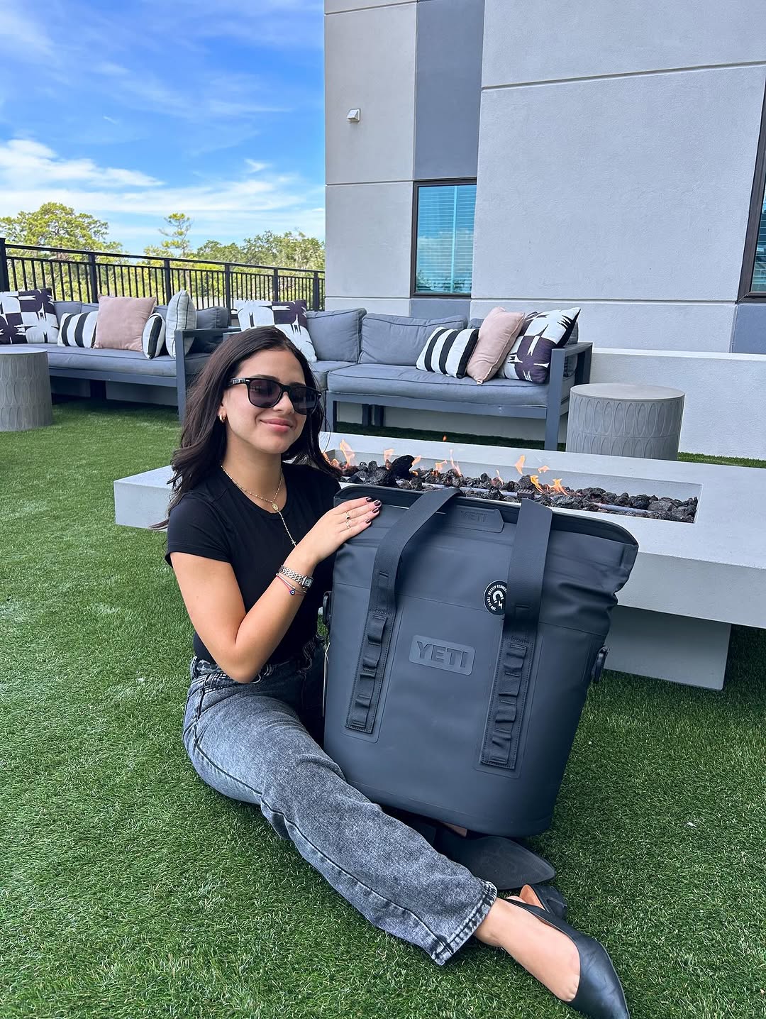 \u2728\u2728\u2728 J-TURNER GIVEAWAY\u2728\u2728\u2728\n\nCheck your inbox for an email titled NINE31 Resident Feedback - fill out the survey for:\n\n* Community Rewards points \n* Enter to win this YETI M15 Hard Cooler\u2744\ufe0f\ud83e\uddca\n\nDon't forget the renewal deadline on 09\/21! Log in to your portal, accept the offer, and sign your renewal lease before prices increase! \ud83d\udcc8\n\nContact the office for current specials! \ud83d\udcb8\n\n