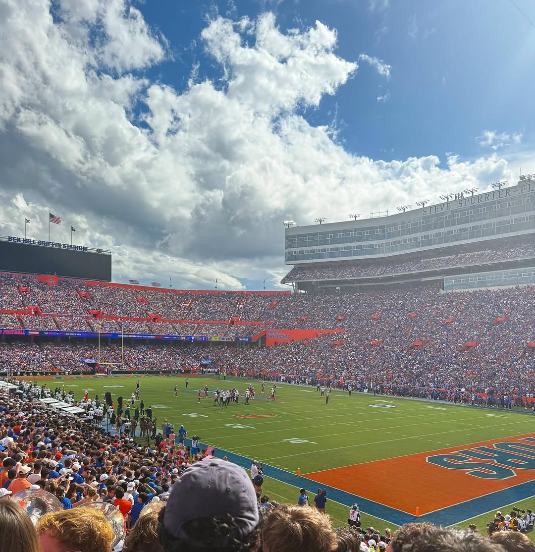 Happy Parents Weekend, Gator Nation!\ud83d\udc0a \nTake the time to bring the fam by and secure your future home at NINE31 \u2705 \n\n